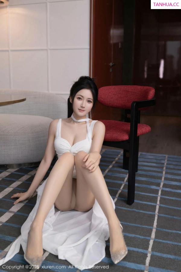 鱼子酱fish  [XiuRen]高清写真图 2025.10.24 No.10911 鱼子酱Fish 无内肉丝第10张图片